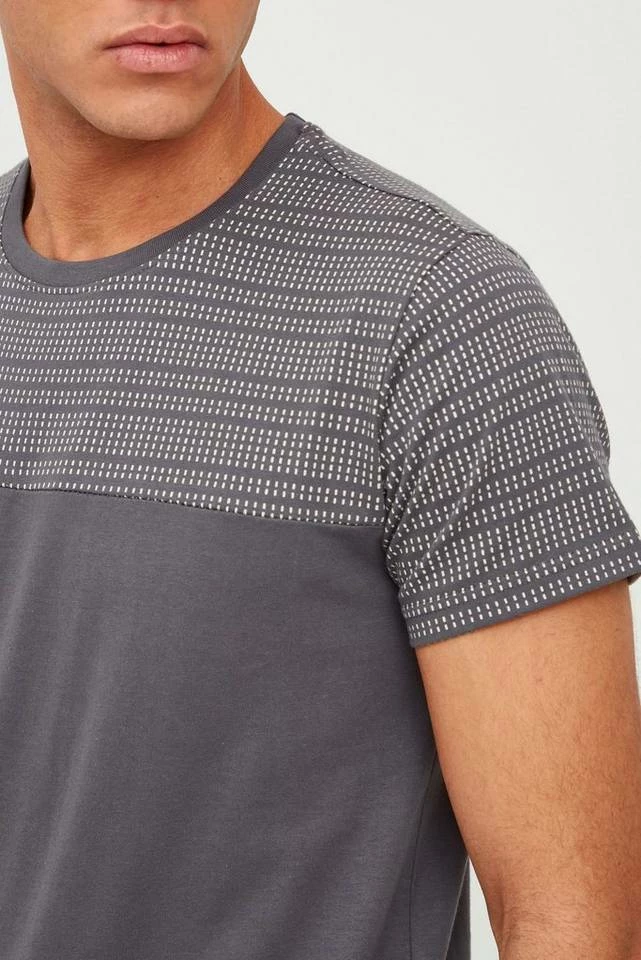 Budget ✔️ Indicode T-Shirt »Rosto« T-Shirt im Colorblock-Look Pewter 902, Navy (400), Off-White (002) 🎉 2 Budget ✔️ Indicode T-Shirt »Rosto« T-Shirt im Colorblock-Look Pewter 902, Navy (400), Off-White (002) 🎉 – Bild 2