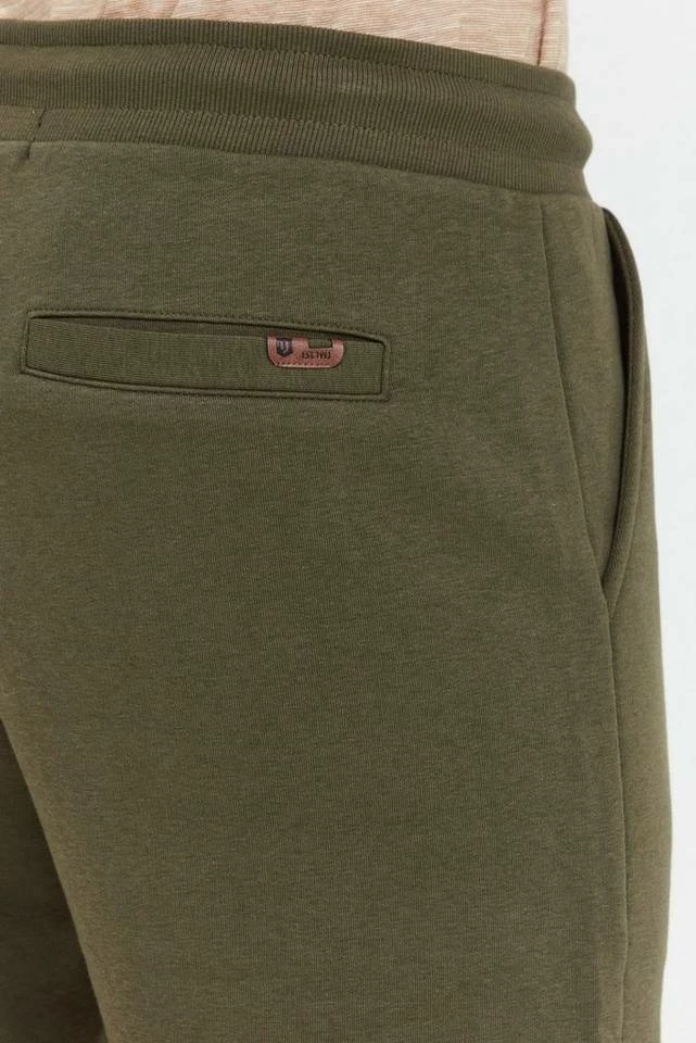 Auslauf 🥰 Indicode Sweatshorts »Kultop« Sweatshorts mit Lederapplikationen Army (600), Navy (400), Black (999), Grey Mix (914) 👏 4 Auslauf 🥰 Indicode Sweatshorts »Kultop« Sweatshorts mit Lederapplikationen Army (600), Navy (400), Black (999), Grey Mix (914) 👏 – Bild 4