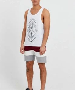 Auslauf ⭐ Indicode Sweatshorts »Caul« Sweatshorts mit Colorblock Optik Bordeaux (201), Black (999), Army (600), Navy (400) 🎁 24 Auslauf ⭐ Indicode Sweatshorts »Caul« Sweatshorts mit Colorblock Optik Bordeaux (201), Black (999), Army (600), Navy (400) 🎁 -Indicode Verkaufsladen fe72bc07 5cfd 5ee9 b71d 4ca4f61d58b3